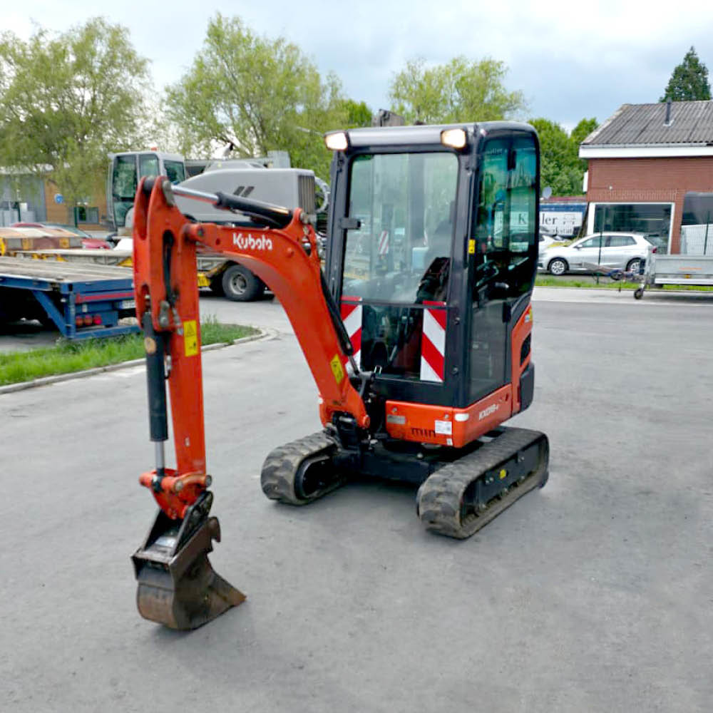 Kubota Kompaktbagger, vorne